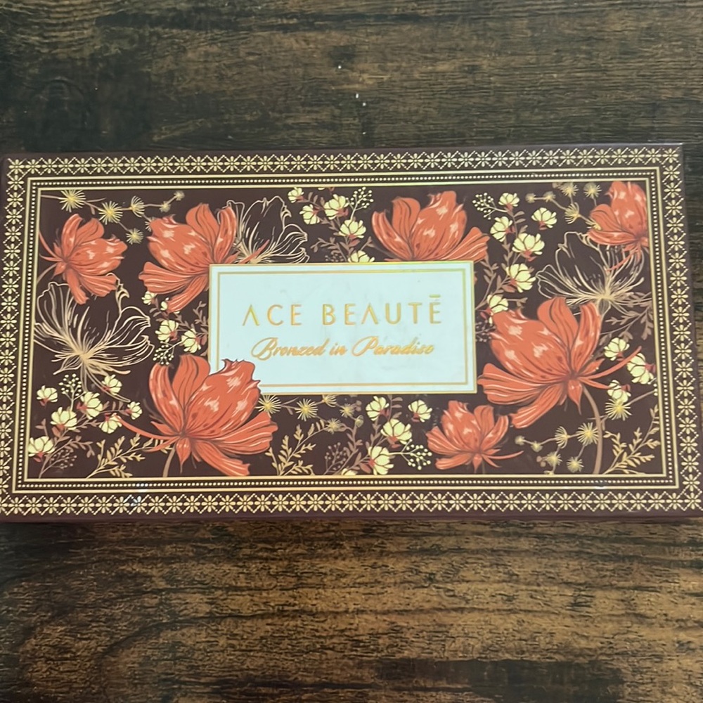 Ace Beaute bronzed in Paradise pallet